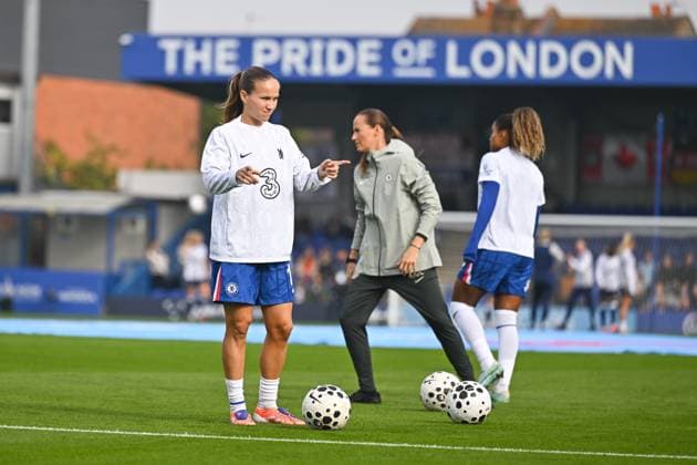 Kingston upon Thames, Eangland, October 12th 2025: Guro Reiten (11 Chelsea) warming up during the Barclays Women s Super League match between Chelsea FC and Tottenham Hotspur FC at Kingsmeadow on October 12, 2025 in Kingston upon Thames, England. (Yaroslav Dunka SPP) Copyright: xYaroslavxDunkax xSPPx spp-en-YaDuSp-YZ8_8572