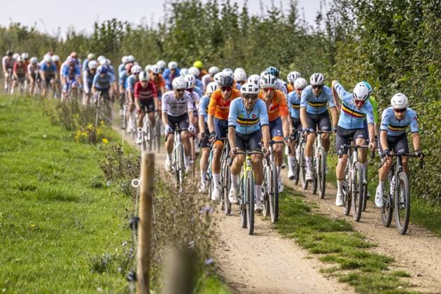 MAASTRICHT Cyclists in action during the World Gravel Championships. This is the first time the championships have been held in the Netherlands. ANP MARCEL VAN HOORN xVIxANPxSportx xxANPxIVx 539001529 originalFilename: 539001529.jpg