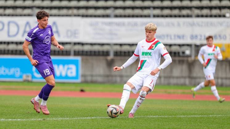 Felix Meiser 7, FC Augsburg II and Mark Radoki 19, TSV Schwaben Augsburg during the match between TSV Schwaben Augsburg v FC Augsburg II, Soccer, Men, Regionalliga Bayern, 2025 2026, Matchday 13 on 12 10 2025 in Augsburg, Rosenaustadion Bayern Germany