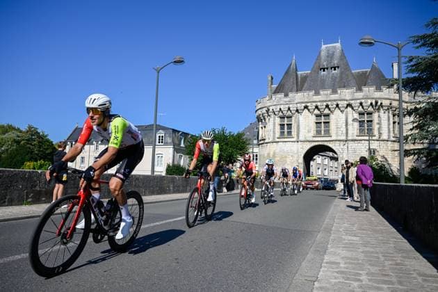 Paris Tours 2025 Cycling Race TOURS, FRANCE - OCTOBER 12 : Van der Hoorn Taco of Intermarche - Wanty in action during the 119th edition of Paris Tours an UCI ProSeries 1.Pro one day cycling road race for Men Elite of 211.6 km with start in Chartres and finish in Tours on October 12, 2025 in Tours, France, 12 10 2025 ( Motordriver Guy De Vuyst - Tours France  Copyright: xPeterxDexVoechtx