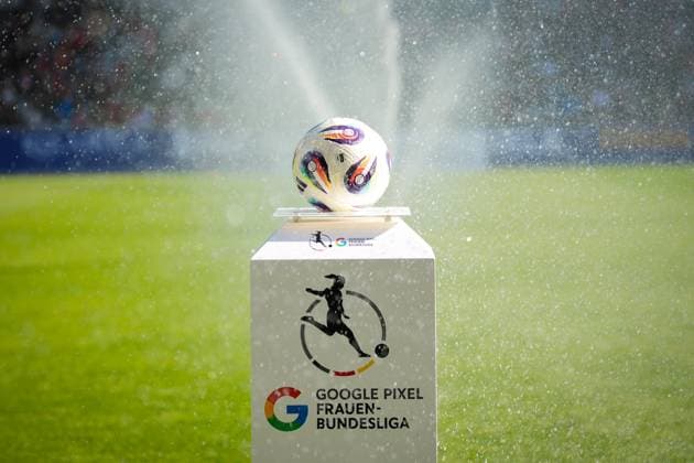 Football, Google Pixel Womens Bundesliga, Matchday 6, 2025 2026, SC Freiburg vs Eintracht Frankfurt, Dreisamstadion, Freiburg, match ball, Freiburg Dreisamstadion Baden Württemberg Germany Copyright: xFINLEYxMÖRCHx