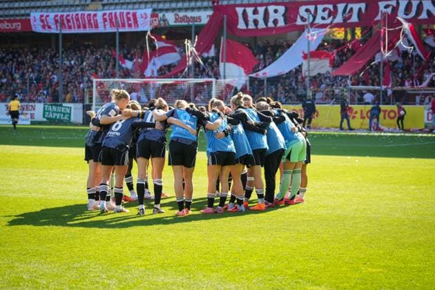 Soccer, Google Pixel Womens Bundesliga, Matchday 6, 2025 2026, SC Freiburg vs Eintracht Frankfurt, Dreisamstadion, Freiburg, Team, Players, Freiburg Dreisamstadion Baden Württemberg Germany Copyright: xFINLEYxMÖRCHx