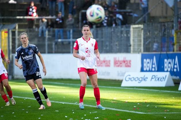 Soccer, Google Pixel Womens Bundesliga, Matchday 6, 2025 2026, SC Freiburg vs Eintracht Frankfurt, Dreisamstadion, Freiburg, Greta Stegemann SC Freiburg, Women 16 Freiburg Dreisamstadion Baden Württemberg Germany Copyright: xFINLEYxMÖRCHx