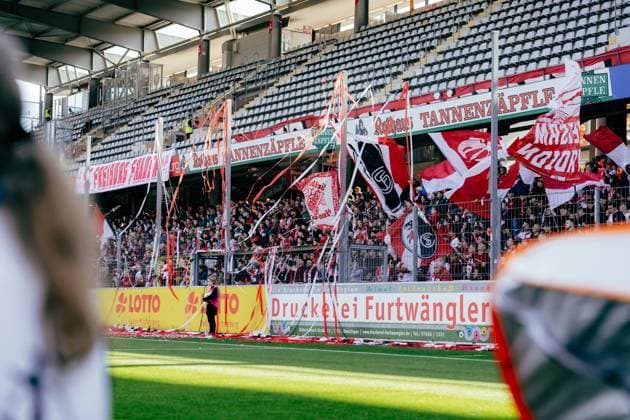 12 10 25, Women, Soccer, Google Pixel Women Bundesliga, Season 2025 2026, SC Freiburg Eintracht Frankfurt, 6 Matchday SC Freiburg fan curve with flags and confetti during the match Freiburg Dreisamstadion BW Germany
