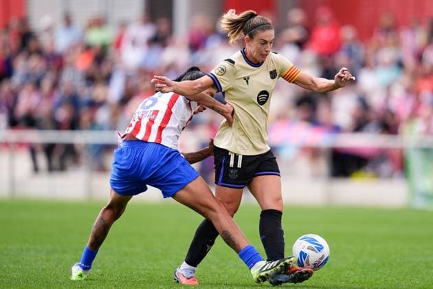October 12, 2025, Madrid, Madrid, Spain: Alexia Putellas of FC Barcelona, Barca and Gabriela Garcia of Atletico de Madrid compete for the ball during the Spanish Women League, Liga F, football match played between Atletico de Madrid and FC Barcelona at Centro Deportivo Alcala de Henares on October 12, 2025 in Madrid, Spain. Madrid Spain - ZUMAa181 20251012_zaa_a181_141 Copyright: xDennisxAgyemanx