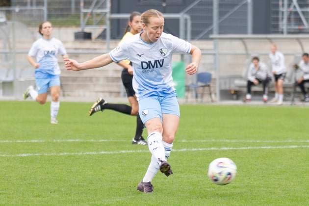 2. Frauen Bundesliga: Eintracht Frankfurt II - VfL Bochum, 12.10.2025 Alina Bantle (VFL Bochum 8) schießt den Ball aufs Tor und erzielt den Treffer das Tor zum 1:0, Eintracht Frankfurt II - VfL Bochum, Frankfurt, Stadion am Brentanobad, 12.10.2025 Copyright: xBEAUTIFULxSPORTS Gawlikx