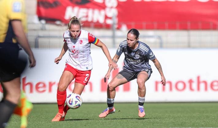 DEU, Freiburg, SC Freiburg vs Eintracht Frankfurt, Google Pixel Bundesliga, DFB, Dreisamstadion, 6 Spieltag, im Bild f l n r Lisa Karl SC Freiburg 2 , GÃ raldine Reuteler Eintracht Frankfurt 14 DFB DFL REGULATIONS PROHIBIT ANY USE OF PHOTOGRAPHS AS IMAGE SEQUENCES AND OR QUASI VIDEO, 12 10 2025, Copyright: HMBxMedia HendrikxHamelau