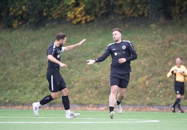 Football, Men, Season 2025 2026, COSY WASCH State Cup Berlin 3 Main Round , Grünauer BC Hertha 03 Zehlendorf, f l Tim Mittermüller and Christopher Manig both Grünau , cheering after goal to 1 1, 12 10 2025, Copyright: xMatthiasxKochx