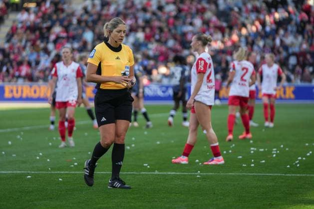 Google Pixel Frauen-Bundesliga: SC Freiburg vs. Eintracht Frankfurt, 12.10.2025 Karoline Wacker (Schiedsrichterin) Google Pixel Frauen-Bundesliga: SC Freiburg vs. Eintracht Frankfurt, Dreisamstadion, 12.10.2025 DFB DFL REGULATIONS PROHIBIT ANY USE OF PHOTOGRAPHS AS IMAGE SEQUENCES AND OR QUASI-VIDEO. Copyright: xBEAUTIFULxSPORTS Boscox