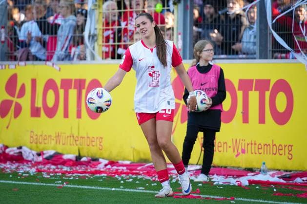 Soccer, Google Pixel Womens Bundesliga, Matchday 6, 2025 2026, SC Freiburg vs Eintracht Frankfurt, Dreisamstadion, Freiburg, Leela Egli SC Freiburg, Women 20 Freiburg Dreisamstadion Baden Württemberg Germany Copyright: xFINLEYxMÖRCHx
