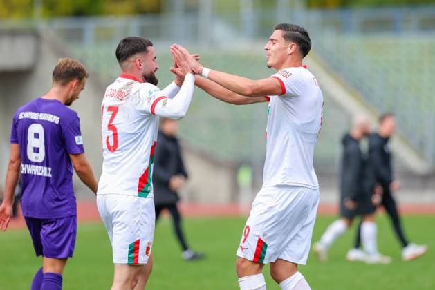 David Dreo 9, FC Augsburg II and Kristijan Taseski 13, FC Augsburg II are happy about the victory during the match between TSV Schwaben Augsburg v FC Augsburg II, Football, Men, Regionalliga Bayern, 2025 2026, Matchday 13 on 12 10 2025 in Augsburg, Rosenaustadion Bayern Germany