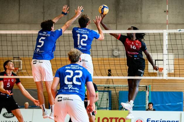 Ludwigsburg DVV Pokal 25 26 MTV Ludwigsburg ASV Dachau f li Alexander King Dachau , Tobias Besenböck Besenboeck Dachau , Nyherowo Omene Ludwigsburg Ludwigsburg Ludwigsburg Innenstadtsporthalle Baden Württemberg Germany