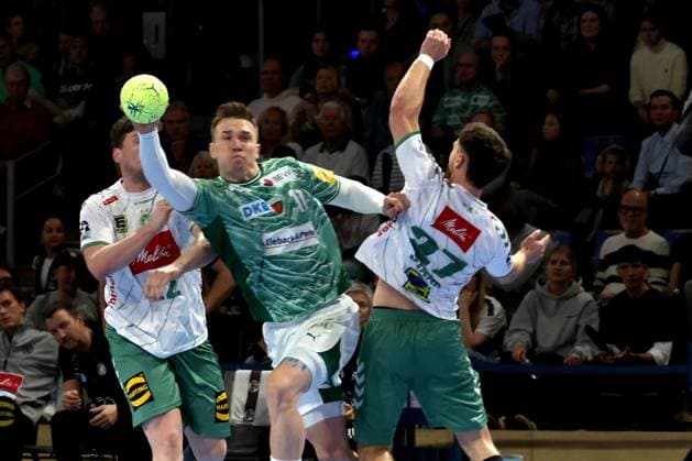 DEU, DHB, 1 HBL, Fuechse Berlin vs Minden, 12 10 2025, Max Schmeling Halle, Berlin, DEU, DHB, 1 HBL, Fuechse Berlin vs Minden, pictured Lasse Andersson Fuechse Berlin 11 , Max Staar GWD Minden 27 , Philipp Vorlicek GWD Minden 22 nordphotoxGmbHx xEngler nph00076