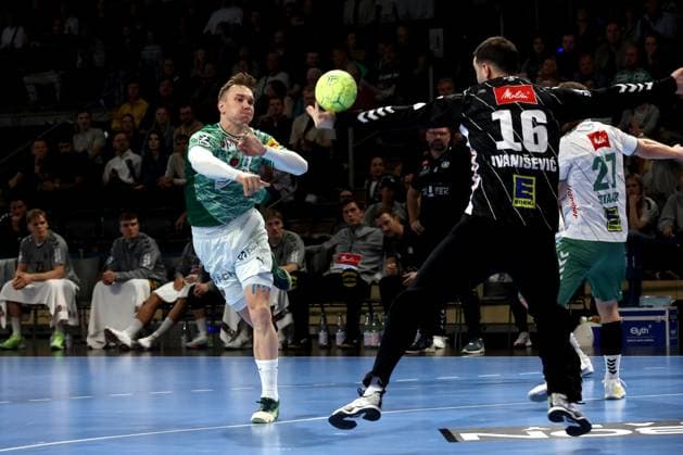 DEU, DHB, 1 HBL, Fuechse Berlin vs Minden, 12 10 2025, Max Schmeling Halle, Berlin, DEU, DHB, 1 HBL, Fuechse Berlin vs Minden, pictured Lasse Andersson Fuechse Berlin 11 , Max Staar GWD Minden 27 , Tibor Ivanisevic GWD Minden 16 nordphotoxGmbHx xEngler nph00076