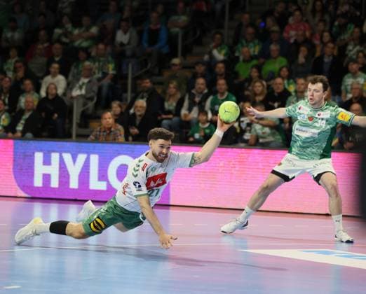 GER HBL Season 2025 2026 FÜCHSE Berlin vs GWD Minden, 12 10 25, Max Schmeling Halle, Berlin, Max STAAR GWD Minden 29 , Hakun WEST AV TEIGUM Füchse Berlin 34