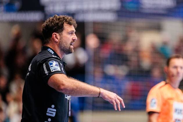 Florian Kehrmann TBV Lemgo Lippe, Coach gestures GER, TBV Lemgo Lippe vs TVB Stuttgart, Handball, 1 Bundesliga, Matchday 8, Season 2025 2026, 12 10 2025 GER, TBV Lemgo Lippe vs TVB Stuttgart, Handball, 1 Bundesliga, Matchday 8, Season 2025 2026, 12 10 2025 Lemgo Copyright: xEibner-Pressefoto JanxRollingerx EP_JSK
