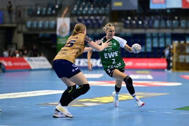 Handball I Women I Season 2025 2026 I 1 HBF I 5 Matchday I VfL Oldenburg Buxtehuder SV I 12 10 2025 Jolina Huhnstock 45, Buxtehuder Sportverein Lisa Borutta 2, VfL Oldenburg Oldenburg EWE Arena Niedersachsen Germany Copyright: xLobeca FelixxSchlikisx