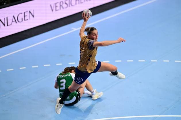 Handball I Women I Season 2025 2026 I 1 HBF I 5 Matchday I VfL Oldenburg Buxtehuder SV I 12 10 2025 Maj Nielsen 5, Buxtehuder Sportverein Oldenburg EWE Arena Niedersachsen Germany Copyright: xLobeca FelixxSchlikisx