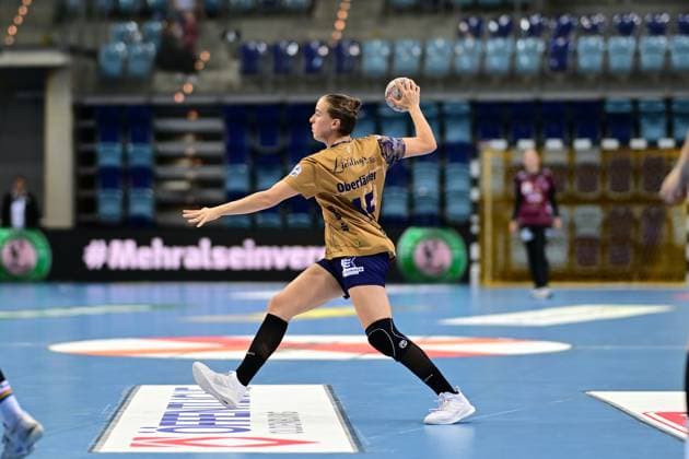 Handball I Women I Season 2025 2026 I 1 HBF I 5 Matchday I VfL Oldenburg Buxtehuder SV I 12 10 2025 Enna Oberländer 15, Buxtehuder Sportverein Oldenburg EWE Arena Niedersachsen Germany Copyright: xLobeca FelixxSchlikisx