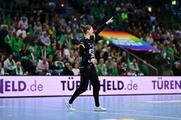 Handball I Women I Season 2025 2026 I 1 HBF I 5 Matchday I VfL Oldenburg Buxtehuder SV I 12 10 2025 Cheers, excitement, enthusiasm, euphoria, joy, happiness, cheerfulness at Madita Kohorst 25, VfL Oldenburg Oldenburg EWE Arena Niedersachsen Germany Copyright: xLobeca FelixxSchlikisx