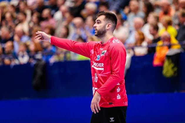 Miljan Vujovic TVB Stuttgart, 16 gestures GER, TBV Lemgo Lippe vs TVB Stuttgart, Handball, 1 Bundesliga, Matchday 8, Season 2025 2026, 12 10 2025 GER, TBV Lemgo Lippe vs TVB Stuttgart, Handball, 1 Bundesliga, Matchday 8, Season 2025 2026, 12 10 2025 Lemgo Copyright: xEibner-Pressefoto JanxRollingerx EP_JSK