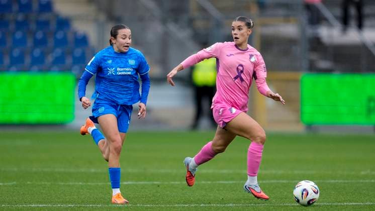 from left Loreen Bender B04, 19 , Selina Cerci TSG, 29 , action, action, match scene, in a special pink jersey for Pink October during Breast Cancer Awareness Month in October to raise public awareness of the prevention, research and treatment of breast cancer, Pink ribbon, 12 10 2025, Sinsheim Hoffenheim Germany , Football, Google Pixel Womens Bundesliga, TSG 1899 Hoffenheim Bayer 04 Leverkusen, DFB DFL REGULATES PROHIBIT ANY USE OF PHOTOGRAPHS AS IMAGE SEQUENCES AND OR QUASI VIDEO xozx