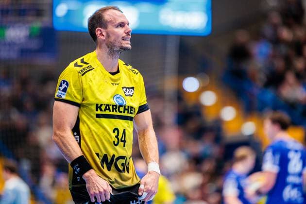 Kai Haefner TVB Stuttgart, 34 aergert sich auf GER, TBV Lemgo Lippe vs TVB Stuttgart, Handball, 1 Bundesliga, Matchday 8, Season 2025 2026, 12 10 2025 GER, TBV Lemgo Lippe vs TVB Stuttgart, Handball, 1 Bundesliga, Matchday 8, Season 2025 2026, 12 10 2025 Lemgo Copyright: xEibner-Pressefoto JanxRollingerx EP_JSK