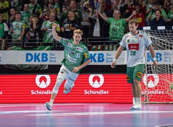 Handball, Men, Season 2025 2026, DAIKIN Handball Bundesliga 8 Matchday , Füchse Berlin TSV GWD Minden, v l Felix Bernkop Schnürch Füchse Berlin , 12 10 2025, Copyright: xSebastianxRäppold MatthiasxKochx