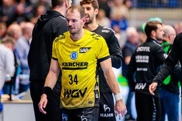 Kai Haefner TVB Stuttgart, 34 is disappointed sad after 32 30 defeat GER, TBV Lemgo Lippe vs TVB Stuttgart, Handball, 1 Bundesliga, Matchday 8, Season 2025 2026, 12 10 2025 GER, TBV Lemgo Lippe vs TVB Stuttgart, Handball, 1 Bundesliga, Matchday 8, Season 2025 2026, 12 10 2025 Lemgo Copyright: xEibner-Pressefoto JanxRollingerx EP_JSK