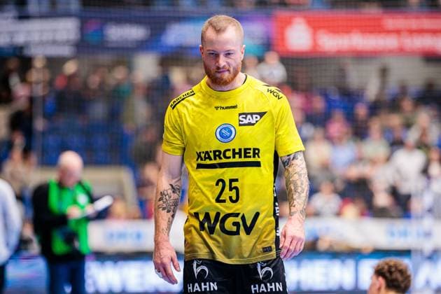 Patrick Zieker TVB Stuttgart, 25 is disappointed sad after 32 30 defeat GER, TBV Lemgo Lippe vs TVB Stuttgart, Handball, 1 Bundesliga, Matchday 8, Season 2025 2026, 12 10 2025 GER, TBV Lemgo Lippe vs TVB Stuttgart, Handball, 1 Bundesliga, Matchday 8, Season 2025 2026, 12 10 2025 Lemgo Copyright: xEibner-Pressefoto JanxRollingerx EP_JSK