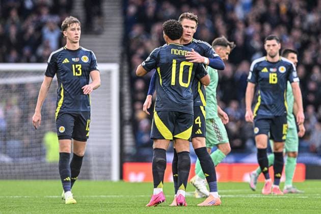 Scotland v Belarus 2026 FIFA World Cup, WM, Weltmeisterschaft, Fussball Qualifiers Che Adams of Scotland scores their sides first goal of the match and celebrates his goal with Scott McTominay during the 2026 FIFA World Cup Qualifiers Group C match at Hampden Park, Glasgow UK Newspapers OUT Copyright: xJamiexJohnstonx FIL-22350-0112