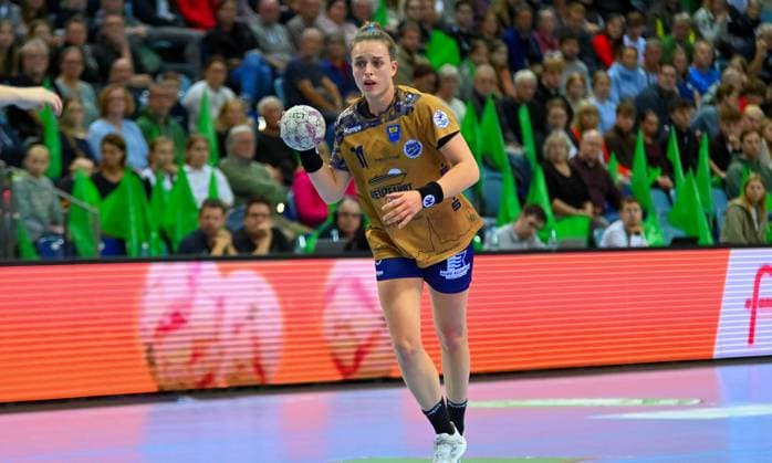 Isabelle Doelle Buxtehuder SV, 11 on the ball VfL Oldenburg vs Buxtehuder SV, ALSCO Handball Bundesliga Women, Matchday 5, Season 2025 2026, 12 10 2025, VfL Oldenburg vs Buxtehuder SV, ALSCO Handball Bundesliga Women, Matchday 5, Season 2025 2026, 12 10 2025, Oldenburg Copyright: xEibner-Pressefoto RobertxGertzenx EP_RGN
