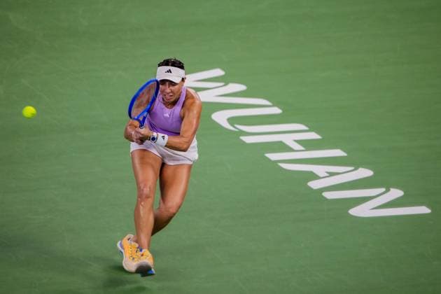WUHAN, CHINA - OCTOBER 12: Jessica Pegula of the United States competes in the Women s Singles Final match against Coco Gauff of the United States on day 9 of 2025 Wuhan Open at Optics Valley International Tennis Center on October 12, 2025 in Wuhan, Hubei Province of China.  Copyright: xVCGx 111596759715