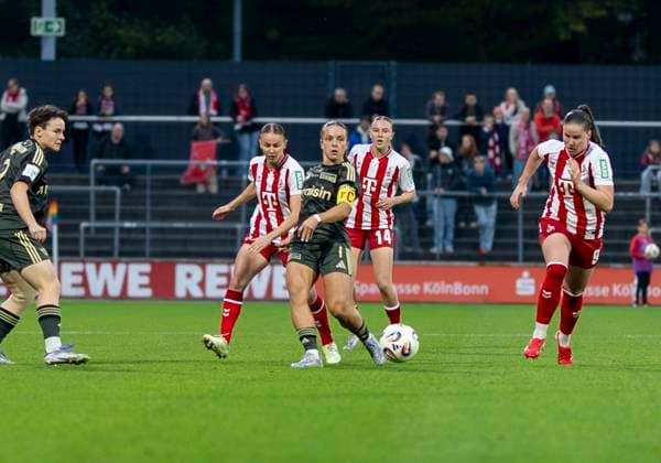 duel between Lisa Heiseler 1 FC Union Berlin, 7 and Carlotta Imping 1 FC Koeln, 14 12 10 2025, 1 FC Köln 1 FC Union Berlin, Fussball, Google Pixel Frauen Bundesliga, GER, Köln, Franz Kremer Stadion DFL regulations prohibit any use of photographs as image sequences and or quasi video Copyright: HMBxMedia xMarcoxBader