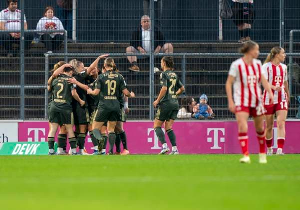 1 FC Union Berlin cheers after taking the lead through Sophie Weidauer 1 FC Union Berlin, 9 12 10 2025, 1 FC Köln 1 FC Union Berlin, Fussball, Google Pixel Frauen Bundesliga, GER, Köln, Franz Kremer Stadion DFL regulations prohibit any use of photographs as image sequences and or quasi video Copyright: HMBxMedia xMarcoxBader