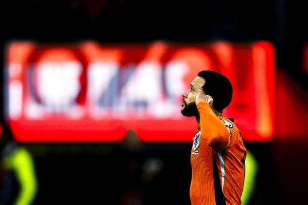 AMSTERDAM - Memphis Depay of the Netherlands celebrates the 3-0 victory at the Johan Cruijff ArenA during the Dutch national team, Nationalteam s 2026 FIFA World Cup, WM, Weltmeisterschaft, Fussball qualifying match against Finland. ANP MAURICE VAN STEEN FIFA 2026 World Cup Qualifier 2025 2026 xVIxANPxSportx xxANPxIVx 539023276 originalFilename: 539023276.jpg
