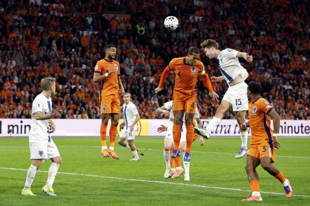 AMSTERDAM (l-r) Virgil van Dijk of the Netherlands, Miro Tenho of Finland at the Johan Cruijff ArenA during the Dutch national team, Nationalteam s 2026 FIFA World Cup, WM, Weltmeisterschaft, Fussball qualifying match against Finland. ANP MAURICE VAN STEEN FIFA 2026 World Cup Qualifier 2025 2026 xVIxANPxSportx xxANPxIVx 539024789 originalFilename: 539024789.jpg