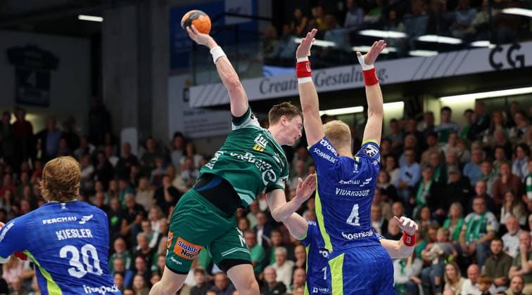 BAU 12 10 2025 Göppingen Handball Frisch Auf Göppingen vs VfL Gummersbach, Oskar Sunnefeldt Göppingen , Ellidi Snaer Vidarsson Gummersbach