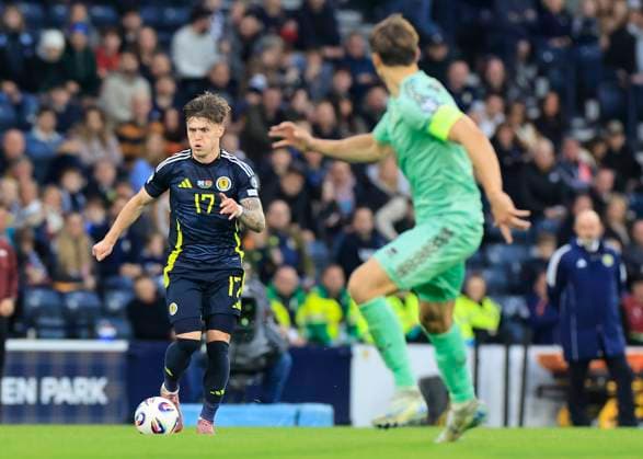 Scotland v Belarus 2026 FIFA World Cup, WM, Weltmeisterschaft, Fussball Qualifiers Ben Gannon-Doak of Scotland (left) drives forward with the ball during the 2026 FIFA World Cup Qualifiers Group C match at Hampden Park, Glasgow UK Newspapers OUT Copyright: xFredxPalmerx FIL-22351-0116