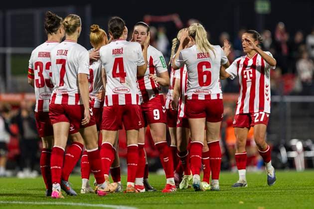 Google Pixel Frauen-Bundesliga: 1. FC Köln - Union Berlin; 12.10.2025 Jubel nach dem Tor zum 1:1 Ausgleich durch Laura Vogt (1. FC Köln, 8) am 6. Spieltag der Google Pixel Frauen-Bundesliga im Spiel 1. FC Köln gegen Union Berlin am 12.10.2025 im Franz-Kremer-Stadion in Köln. Copyright: xBEAUTIFULxSPORTS Meuselx