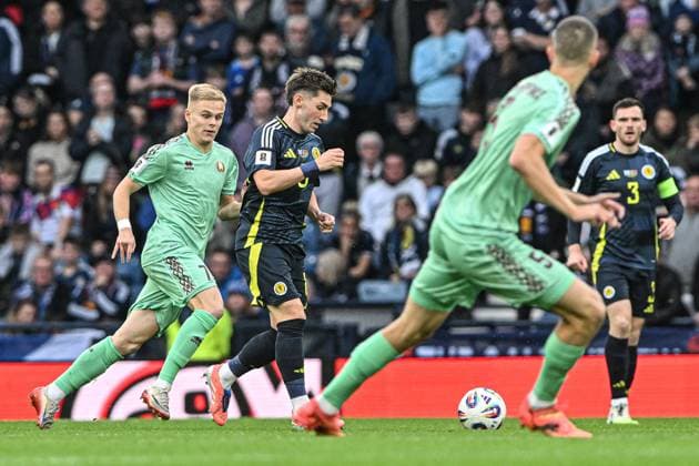 Scotland v Belarus 2026 FIFA World Cup, WM, Weltmeisterschaft, Fussball Qualifiers Billy Gilmour of Scotland on the ball during the 2026 FIFA World Cup Qualifiers Group C match at Hampden Park, Glasgow UK Newspapers OUT Copyright: xJamiexJohnstonx FIL-22350-0142