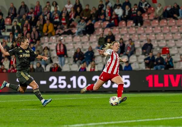 Sandra Maria Jessen 1 FC Koeln, 6 shoots on goal for 2 1 lead 12 10 2025, 1 FC Köln 1 FC Union Berlin, Fussball, Google Pixel Frauen Bundesliga, GER, Köln, Franz Kremer Stadion DFL regulations prohibit any use of photographs as image sequences and or quasi video Copyright: HMBxMedia xMarcoxBader