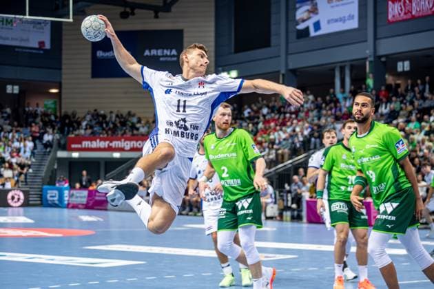 Handball Bundesliga; HSG Wetzlar - HSV Hamburg, 12.10.25 Nicolaj Jørgensen (HSV Hamburg, 11), Nikola Grahovac (HSG Wetzlar, 2), Philipp Ahouansou (HSG Wetzlar, 19) Handball Bundesliga; HSG Wetzlar - HSV Hamburg: Wetzlar, 12.10.25 Copyright: xBEAUTIFULxSPORTS Roeczeyx