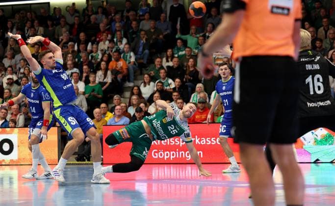 BAU 12 10 2025 Göppingen Handball Frisch Auf Göppingen vs VfL Gummersbach, f l Stepan Zeman Gummersbach , Ludwig Jurmala Aström Göppingen