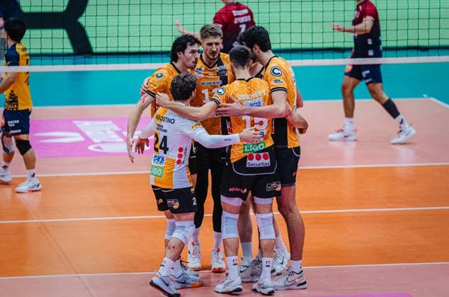 Volleyball mens season 2025 2026 Final League Cup 2025 SVG Lüneburg vs Berlin Recycling Volleys 12 10 2025 The BR Volleys team celebrates
