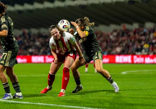 duel between Lisa Heiseler 1 FC Union Berlin, 7 and Adriana Achcinska 1 FC Koeln, 9 12 10 2025, 1 FC Köln 1 FC Union Berlin, Fussball, Google Pixel Frauen Bundesliga, GER, Köln, Franz Kremer Stadion DFL regulations prohibit any use of photographs as image sequences and or quasi video Copyright: HMBxMedia xMarcoxBader