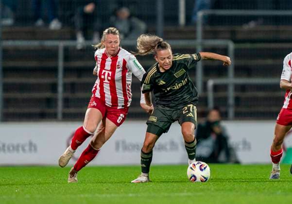 duel between Sandra Maria Jessen 1 FC Koeln, 6 Jenny Hipp 1 FC Union Berlin, 27 12 10 2025, 1 FC Köln 1 FC Union Berlin, Fussball, Google Pixel Frauen Bundesliga, GER, Köln, Franz Kremer Stadion DFL regulations prohibit any use of photographs as image sequences and or quasi video Copyright: HMBxMedia xMarcoxBader