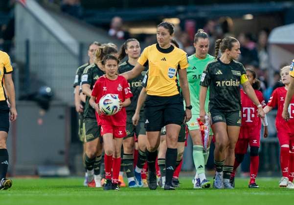 Franziska Wildfeuer Referee 12 10 2025, 1 FC Köln 1 FC Union Berlin, Fußball, Google Pixel Frauen Bundesliga, GER, Köln, Franz Kremer Stadion DFL regulations prohibit any use of photographs as image sequences and or quasi video Copyright: HMBxMedia xMarcoxBader