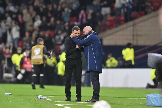 Scotland v Belarus 2026 FIFA World Cup, WM, Weltmeisterschaft, Fussball Qualifiers Manager Steve Clarke of Scotland and Manager Carlos Alos of Belarus at full time during the 2026 FIFA World Cup Qualifiers Group C match at Hampden Park, Glasgow UK Newspapers OUT Copyright: xJamiexJohnstonx FIL-22350-0253