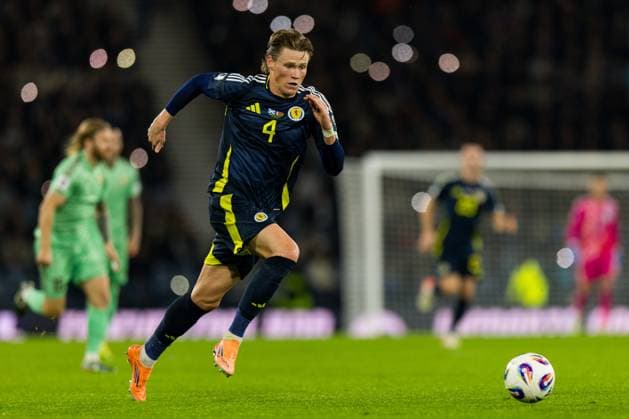 Scotland v Belarus 2026 FIFA World Cup, WM, Weltmeisterschaft, Fussball Qualifier 12 10 2025. Group C Scott McTominay (4 - Scotland) during the 2026 FIFA World Cup Qualifier match between Scotland and Belarus at Hampden Park, Glasgow, United Kingdom on 12 October 2025. Editorial use only , Copyright: xRaymondxDaviesx PSI-23024-0056